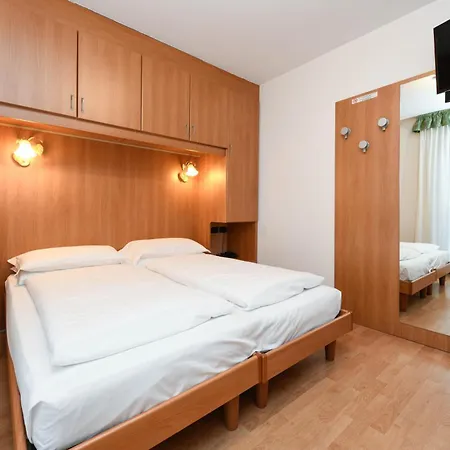 Otel Denny