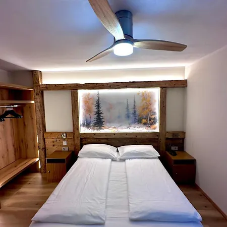 Otel Denny Pinzolo